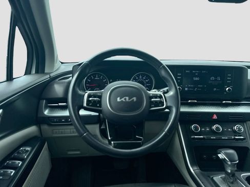 Certified 2022 Kia Carnival LX image 19