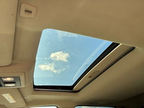 Used 2017 RAM 1500 Laramie w/ Convenience Group image 16