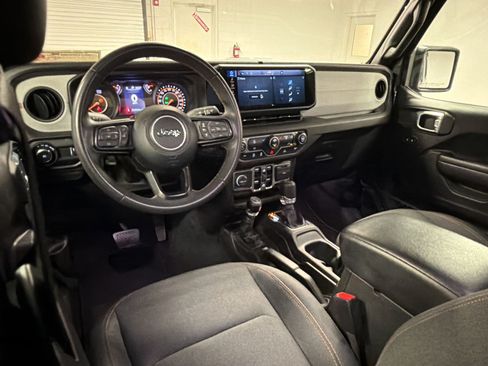 Used 2024 Jeep Wrangler Unlimited Sport AWD/4WD image 29
