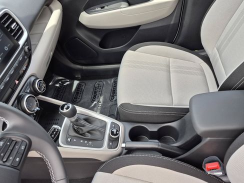 New 2026 Hyundai Venue SEL FWD image 21