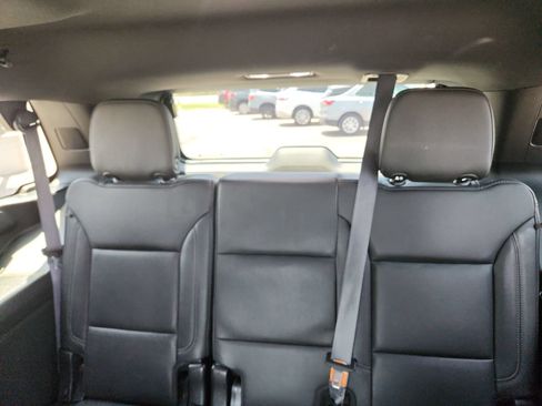 Used 2024 Chevrolet Tahoe Z71 w/ Luxury Package AWD/4WD image 12