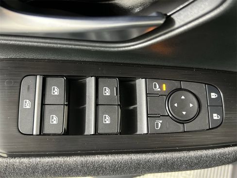 New 2026 Nissan Kicks SV image 15