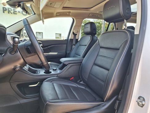 Used 2023 GMC Acadia Denali w/ Denali Ultimate Package FWD image 28