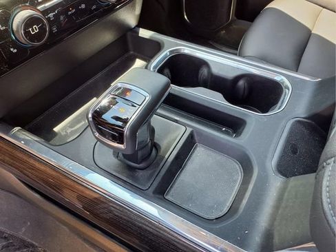 Used 2025 Chevrolet Silverado 1500 LT Trail Boss w/ Convenience Package II AWD/4WD image 9