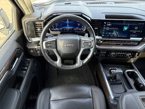 Used 2022 Chevrolet Silverado 1500 RST image 18