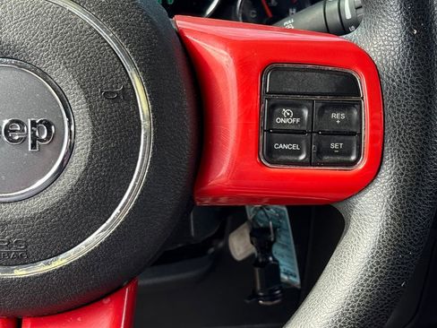 Used 2013 Jeep Wrangler Unlimited Sport image 21