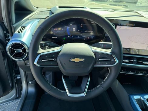 New 2026 Chevrolet Equinox EV LT image 23