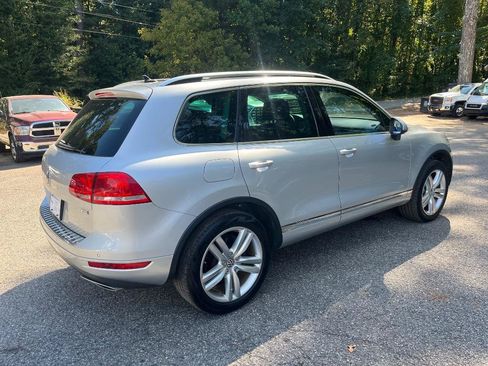 Used 2013 Volkswagen Touareg Executive AWD/4WD image 6