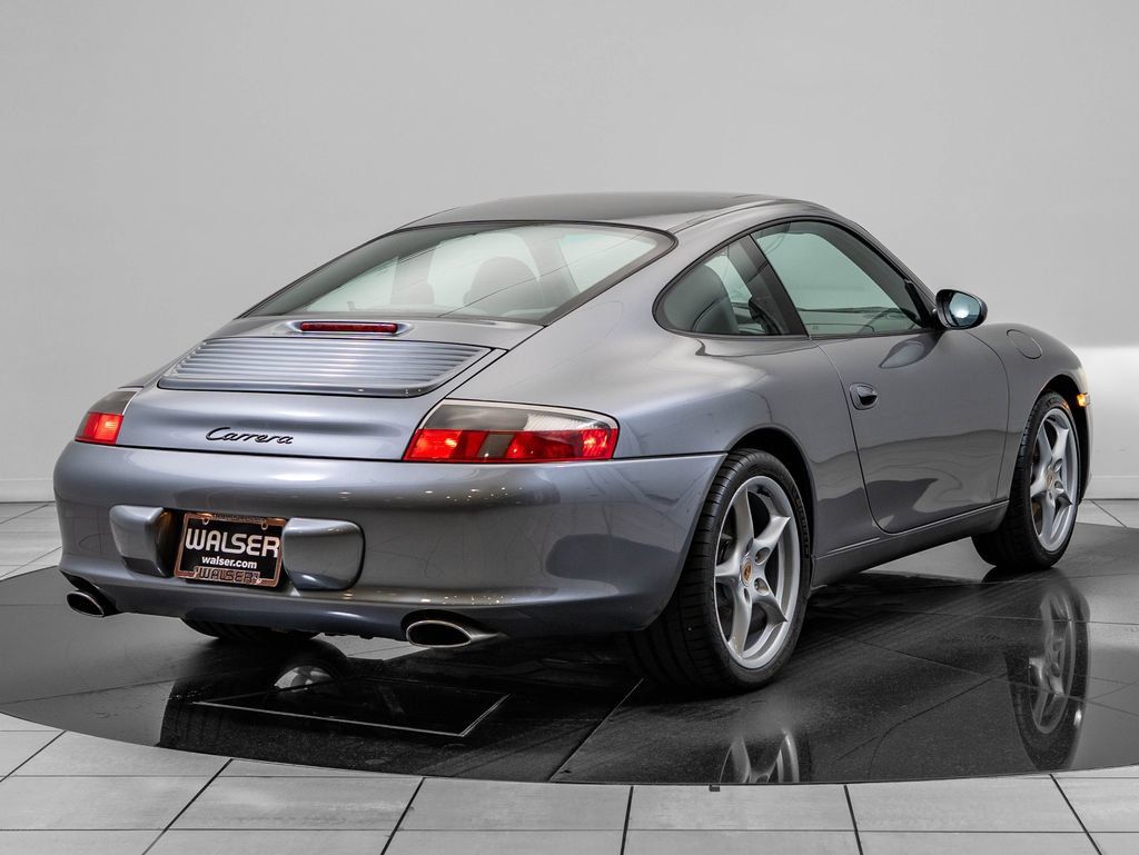 Used 2002 Porsche 911 Carrera RWD image 8