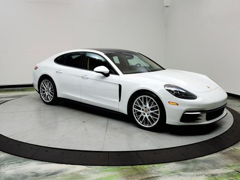 Used 2019 Porsche Panamera 4 image 3