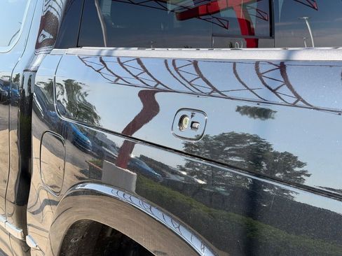 Used 2023 RAM 1500 Limited w/ Body Color Bumper Group AWD/4WD image 32
