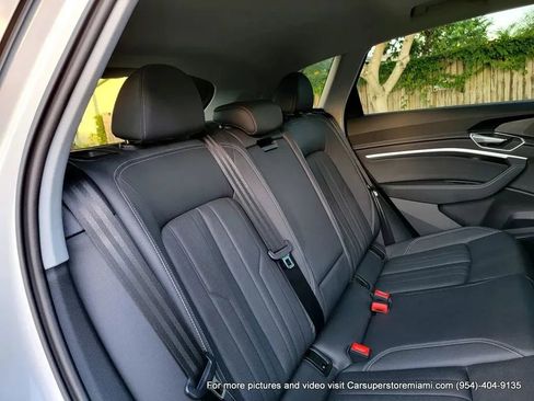 Used 2021 Audi e-tron Premium Plus w/ Premium Plus Package image 46