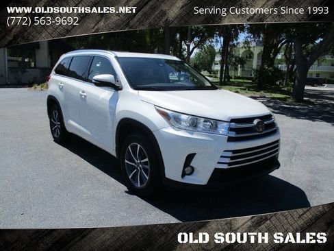 Used 2017 Toyota Highlander XLE FWD image 1