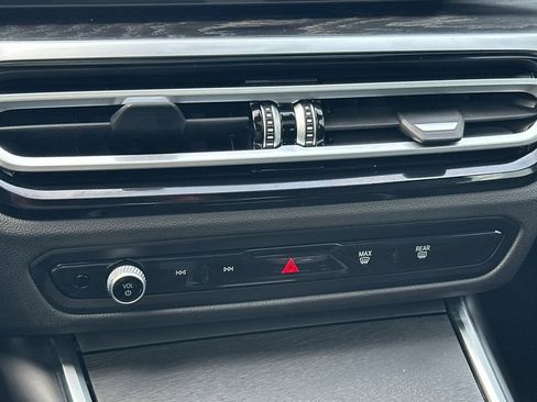 Used 2023 BMW i4 eDrive40 image 22