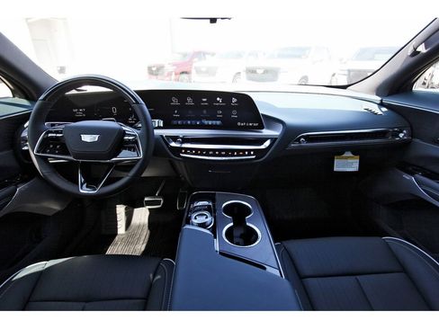 New 2026 Cadillac Lyriq Signature Sport image 9