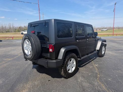 Used 2018 Jeep Wrangler Unlimited Sport S AWD/4WD image 7