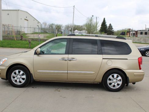 Used 2007 Hyundai Entourage GLS FWD image 5
