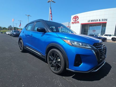 Used 2023 Nissan Kicks SR FWD image 1