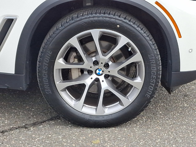 Used 2023 BMW X5 xDrive40i w/ Premium Package AWD/4WD image 27