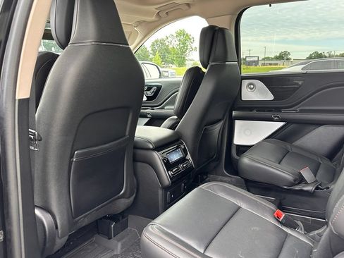 Used 2024 Lincoln Aviator Reserve w/ Equipment Group 201A AWD/4WD image 14