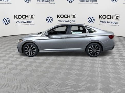 New 2026 Volkswagen Jetta SE image 4