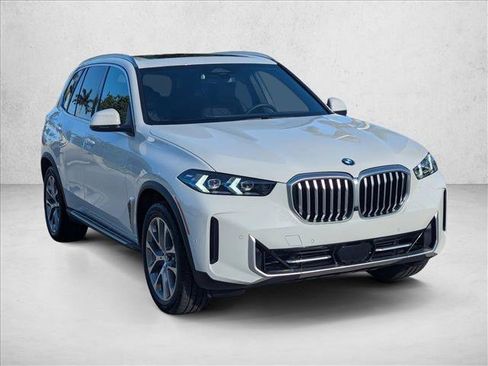 Certified 2024 BMW X5 sDrive40i w/ Executive Package RWD image 3