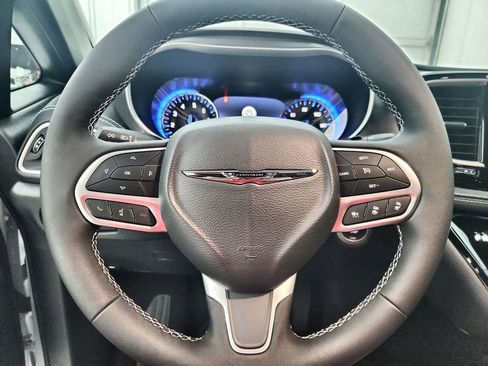 New 2026 Chrysler Pacifica Select image 22