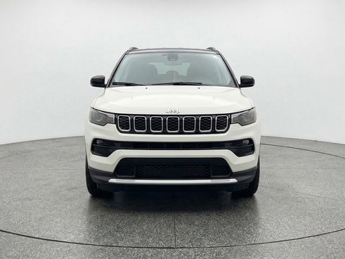 Used 2025 Jeep Compass Limited AWD/4WD image 2