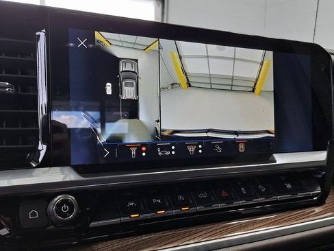 Used 2025 Chevrolet Silverado 1500 LT AWD/4WD image 15