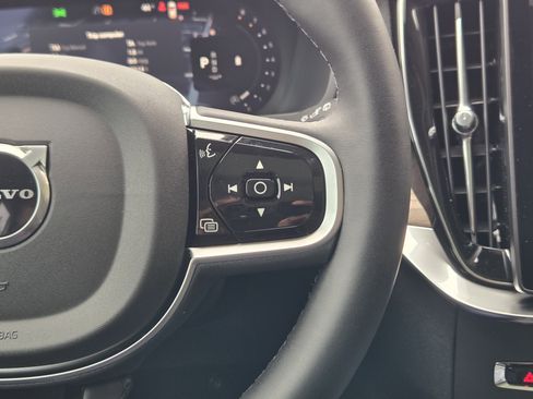 New 2026 Volvo XC90 B6 Plus w/ Protection Package Premier image 29