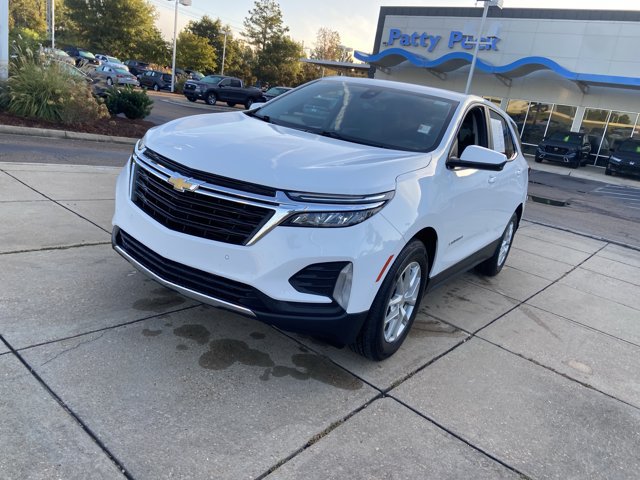 Used 2023 Chevrolet Equinox LT w/ Driver Convenience Package FWD image 4