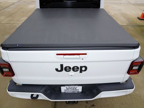Used 2023 Jeep Gladiator Overland AWD/4WD image 28