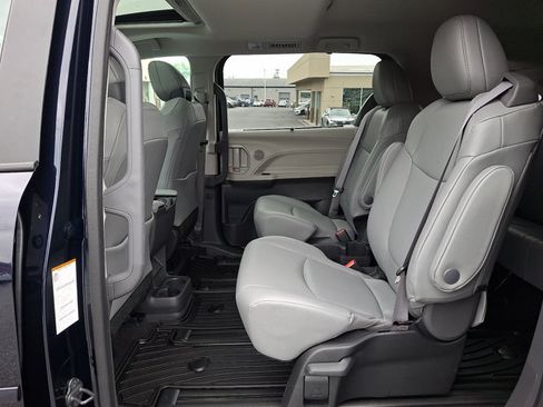 Used 2024 Toyota Sienna XLE w/ XLE Plus Package AWD/4WD image 10
