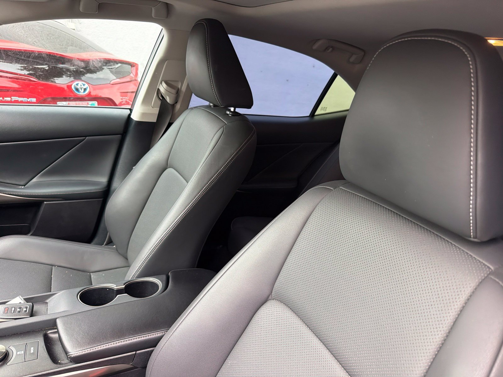 Used 2019 Lexus IS 300 w/ Accessory Package RWD image 7