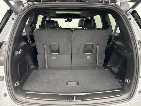 New 2025 Jeep Grand Cherokee L Limited w/ Luxury Tech Group II AWD/4WD image 8