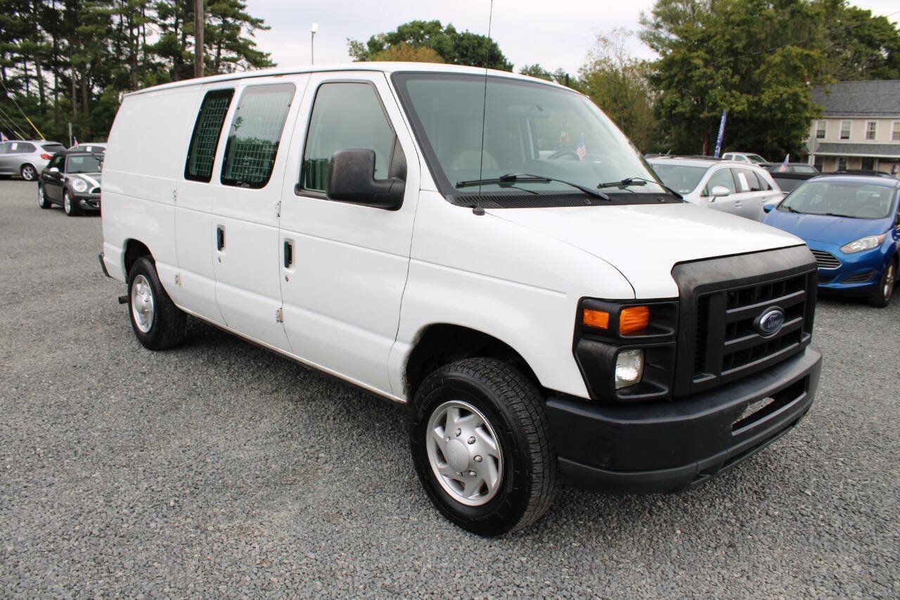 Used 2012 Ford E-150 and Econoline 150 w/ Commercial Cargo Van Pkg RWD image 4