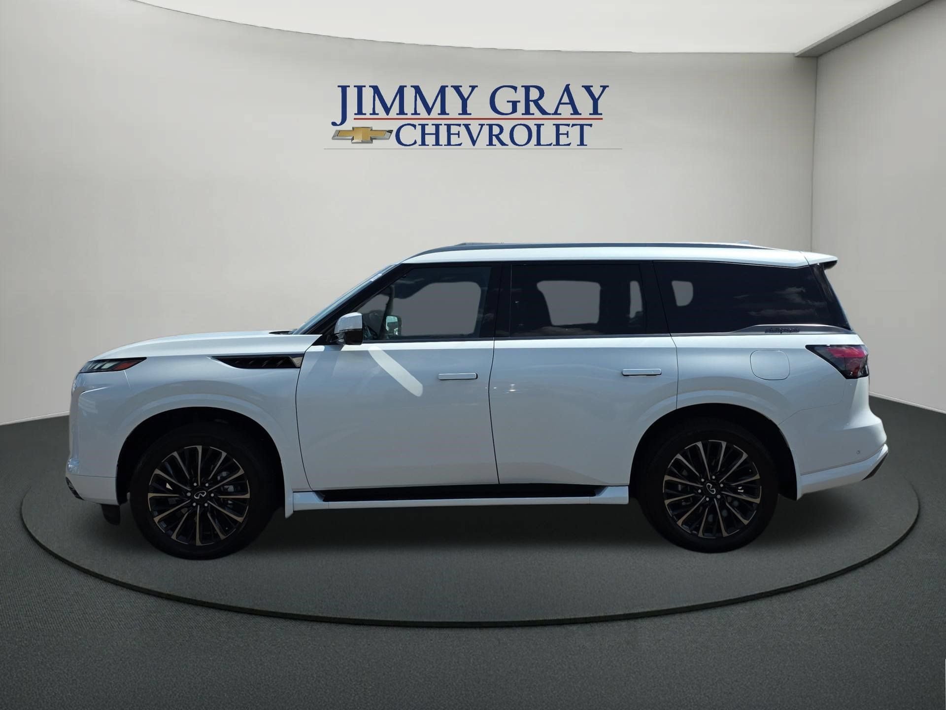 Used 2026 INFINITI QX80 Autograph w/ Premium Cargo Package AWD/4WD image 2