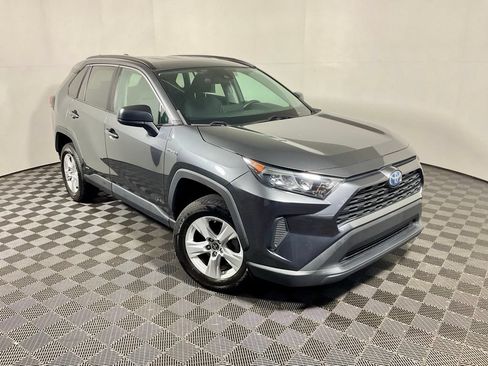 Used 2021 Toyota RAV4 LE AWD/4WD image 4