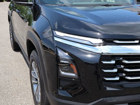 Used 2025 Chevrolet Equinox LT FWD image 4