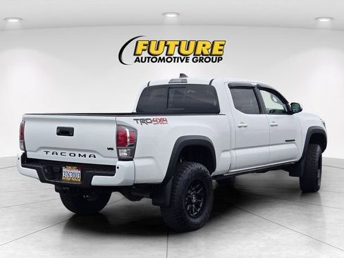 Used 2023 Toyota Tacoma TRD Off-Road w/ Advanced Technology Package AWD/4WD image 5