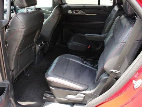 Used 2025 Ford Explorer ST AWD/4WD image 8