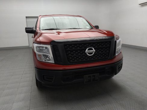Used 2018 Nissan Titan S image 14