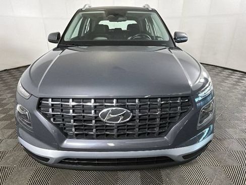 Used 2025 Hyundai Venue SEL FWD image 8