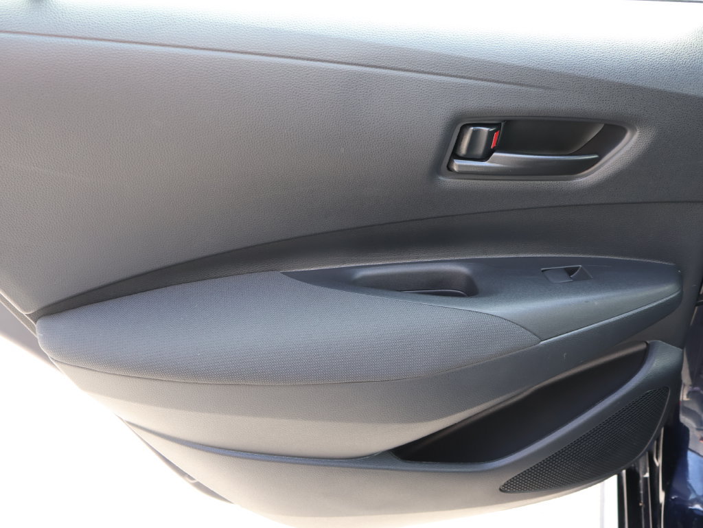 Used 2025 Toyota Corolla LE FWD image 15