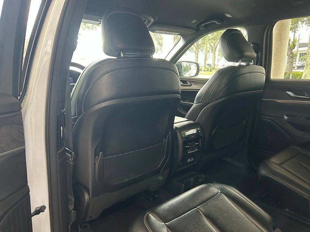Used 2024 Jeep Grand Cherokee L Limited w/ Black Appearance Package RWD image 36