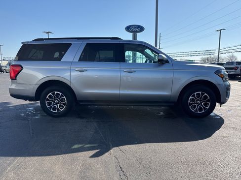 Used 2024 Ford Expedition Max XLT image 5
