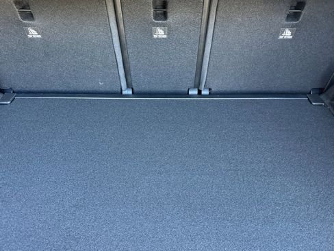 New 2025 Mercedes-Benz GLB 35 AMG AMG 35 image 21