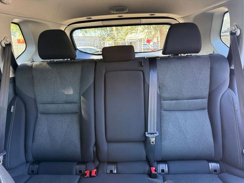 Used 2025 Nissan Rogue SV image 33