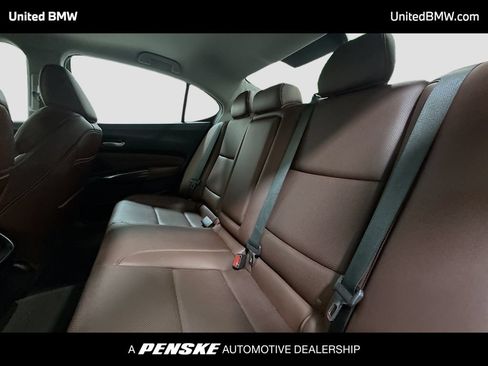 Used 2015 Acura TLX w/ Technology Package FWD image 13