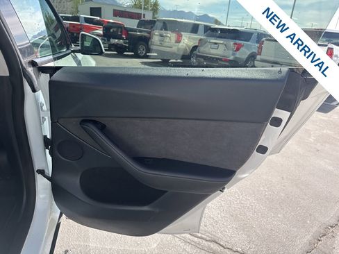 Used 2024 Tesla Model Y Performance image 12